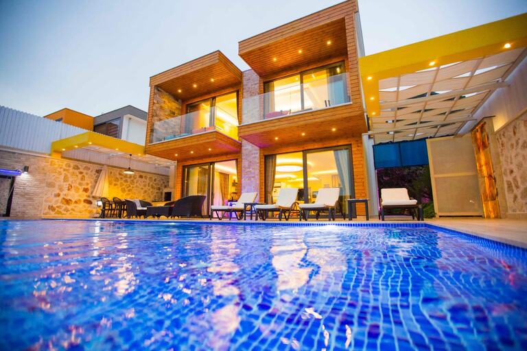 Villa Victoria — 1