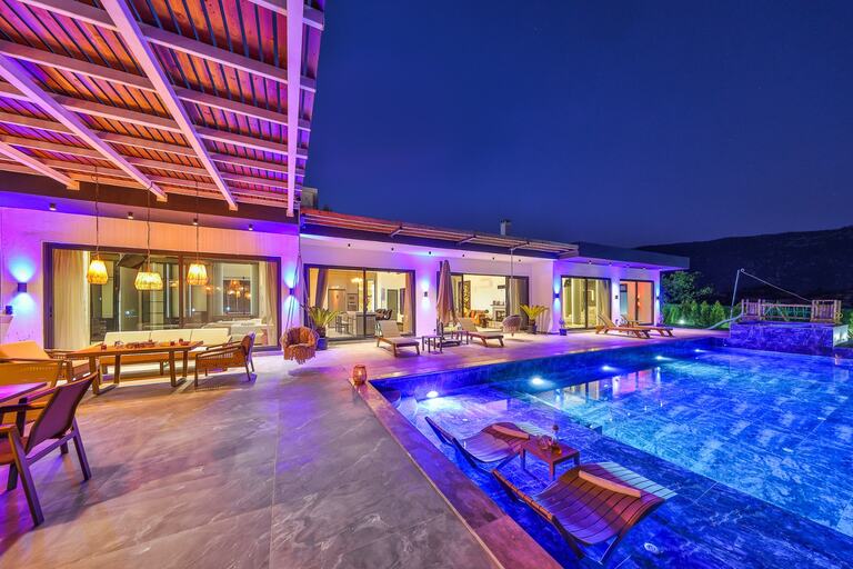 Villa Free — 3