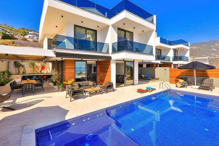 Villa Sweet — 1