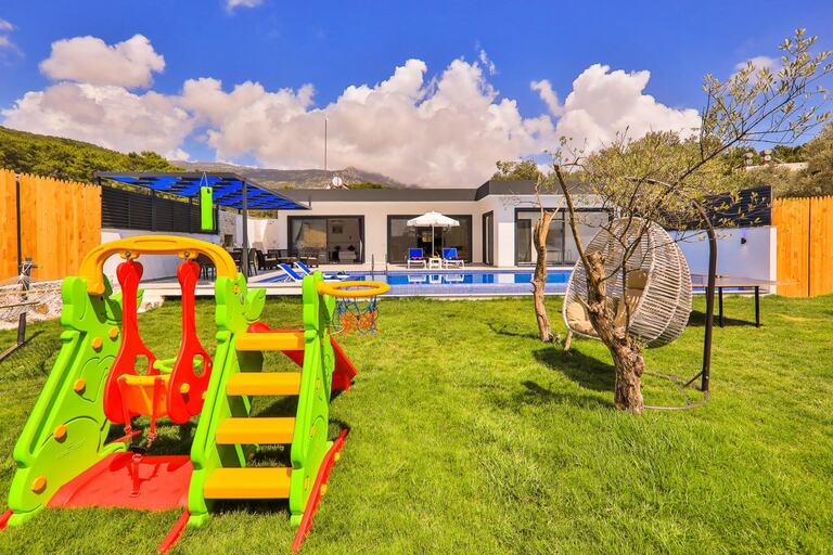 Villa Garden — 2