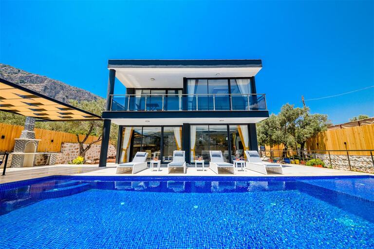Villa Black Rose — 2