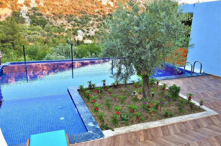 Villa Rayna — 3