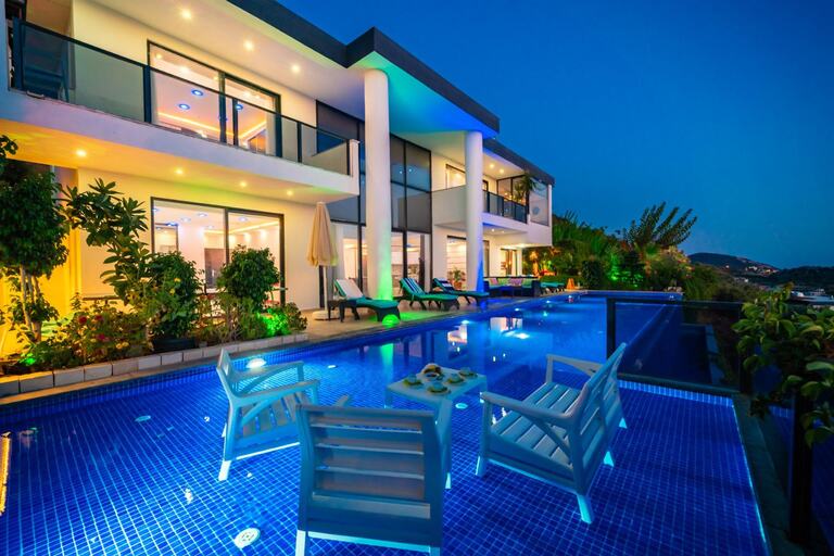 Villa Hyperion — 1