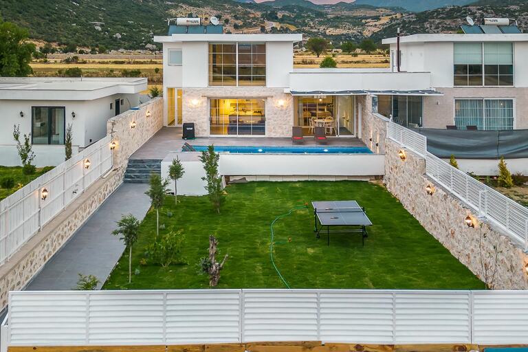 Villa Olive Garden — 1