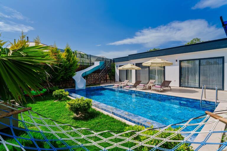 Villa Elena 1 — 1