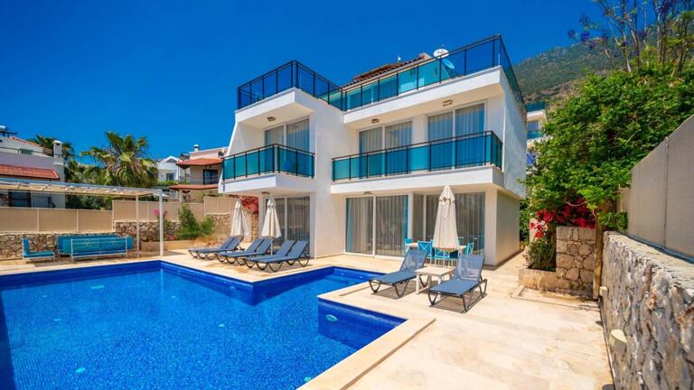 Villa Visos — 1