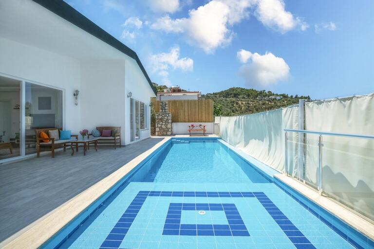 Villa Pandora — 2