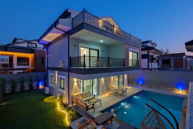Villa White 2 — 1