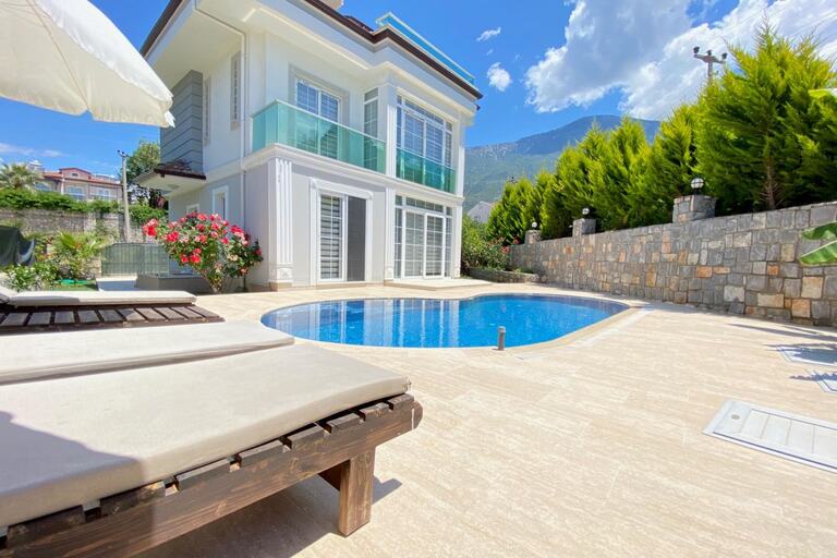Villa Urartu — 3