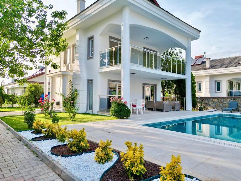 Villa Tan 1 — 1