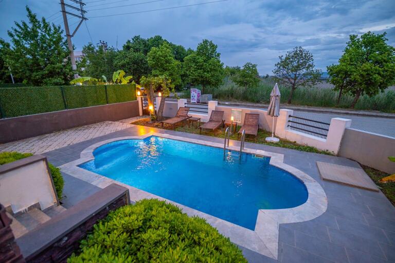 Villa Elora — 3