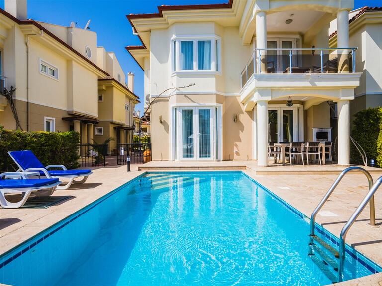 Villa Oyster 1 — 3