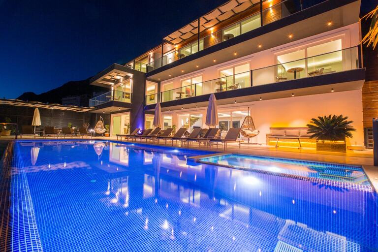 Villa Montana — 1