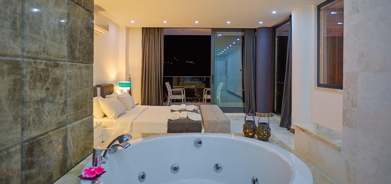 Villa Unlimited — 8