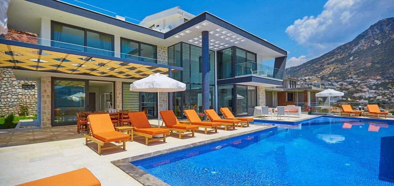 Villa Unlimited — 21