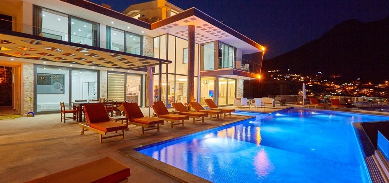 Villa Unlimited — 22