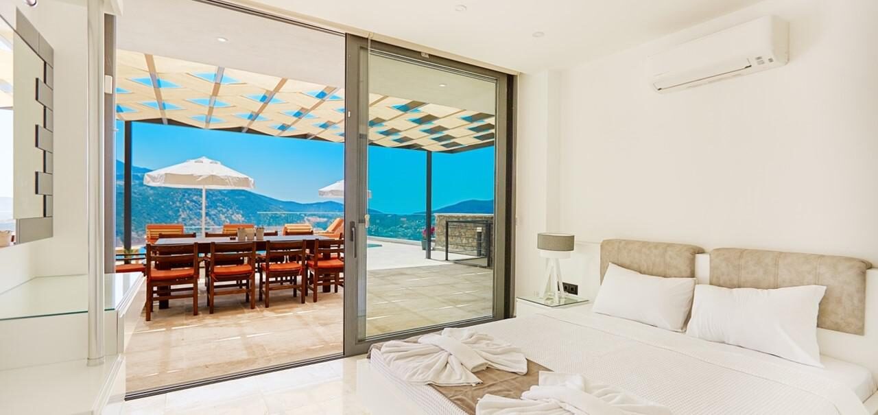 Villa Unlimited — 44
