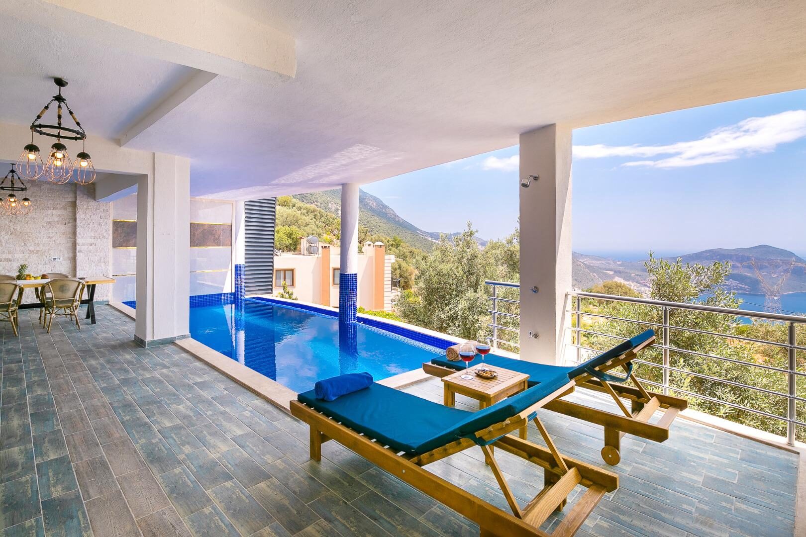 Villa Hills Spring — 5