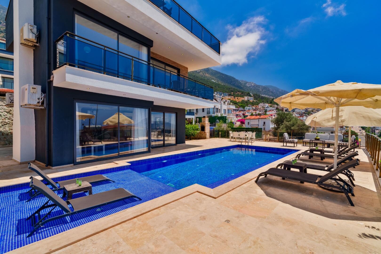 Villa Vala — 4