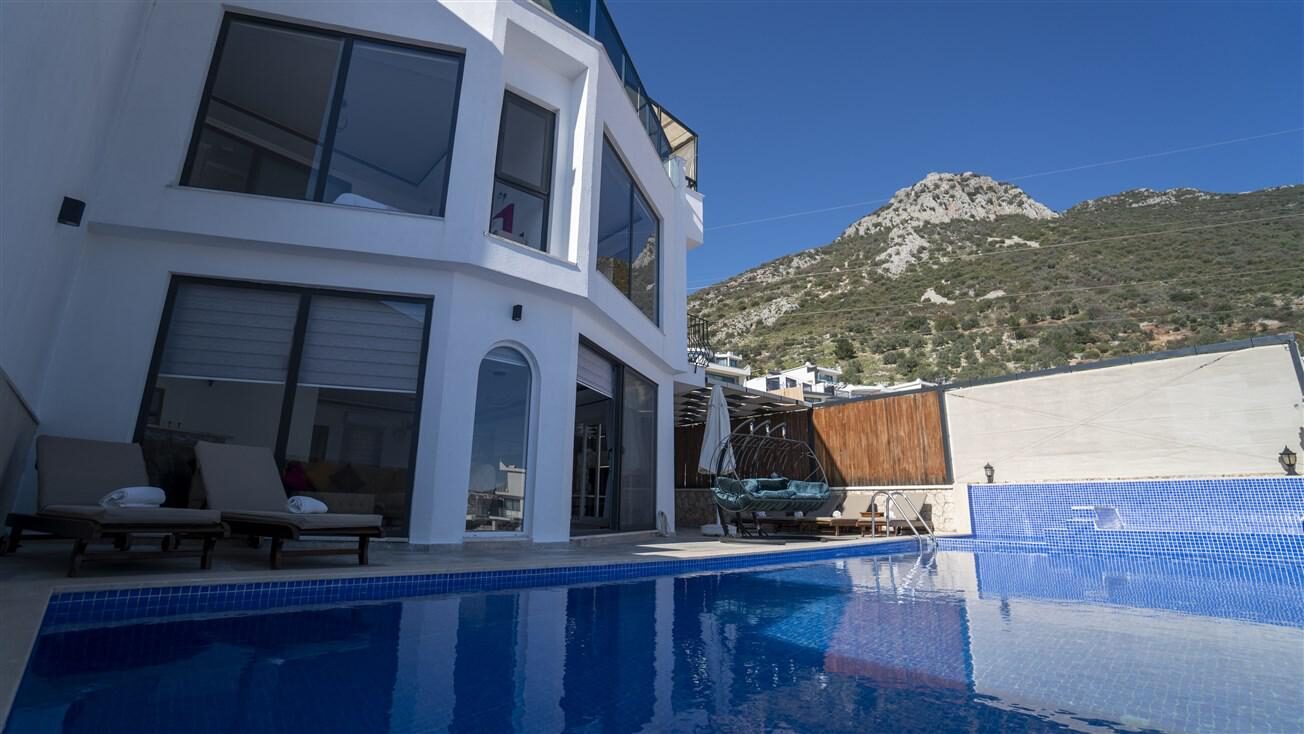 Villa Kübra — 2