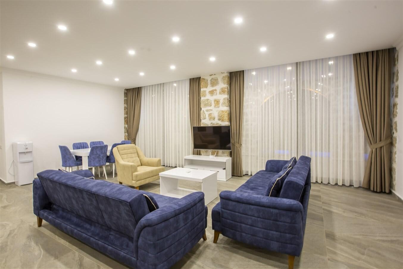 Villa Royal 3 — 10