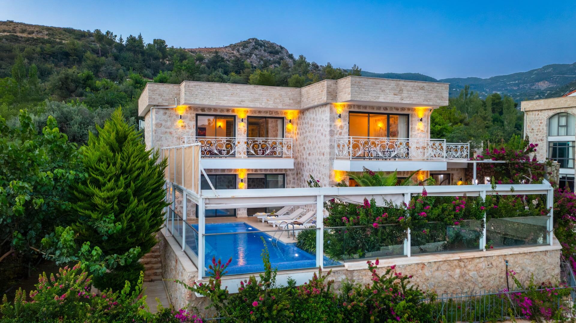 Villa Narin 9 — 14
