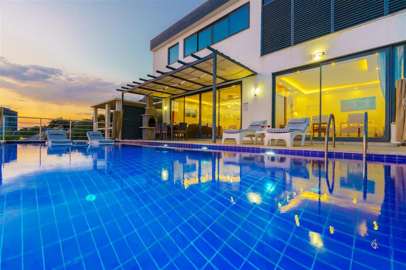 Villa Twins 1 — 28