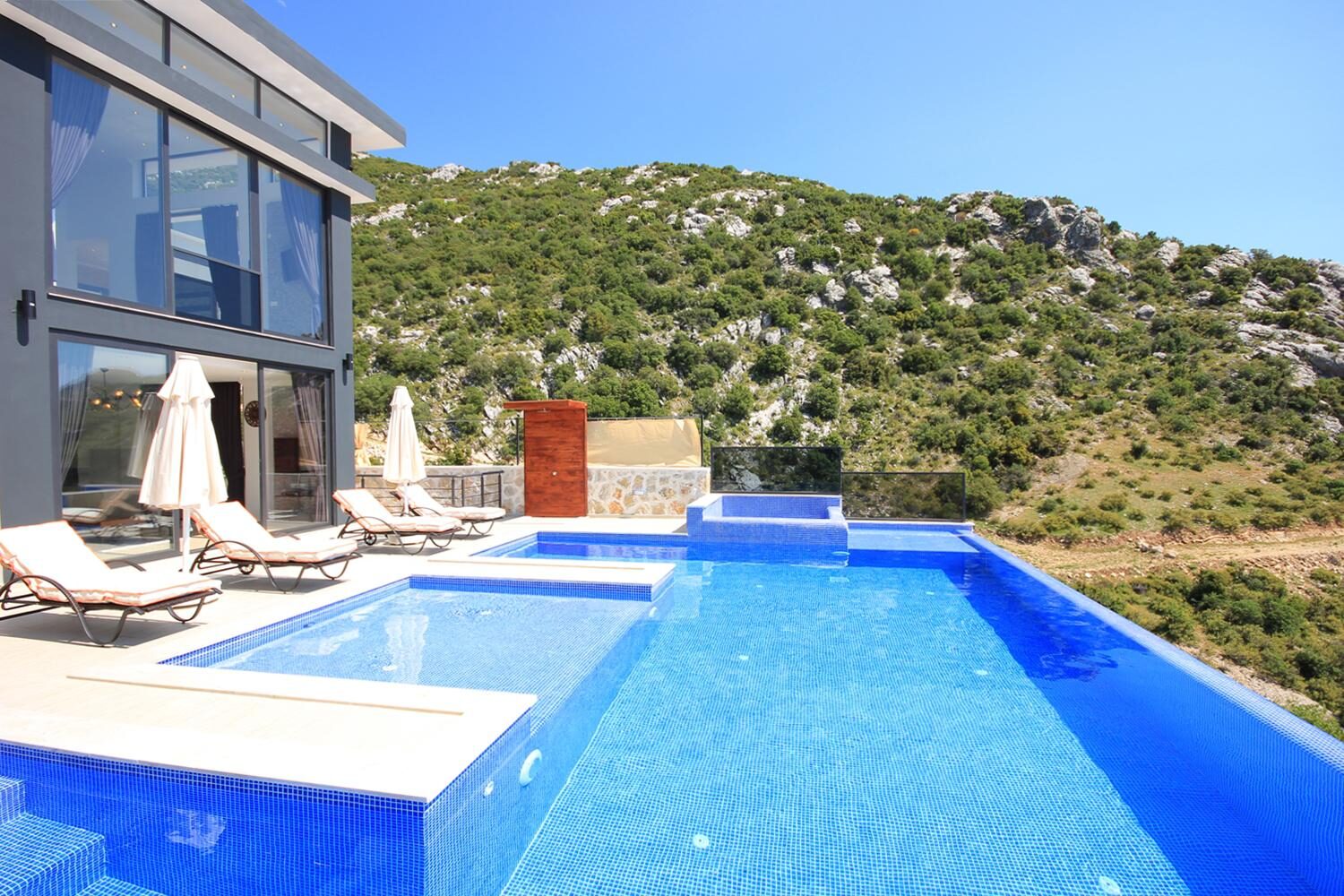 Villa Falez — 3