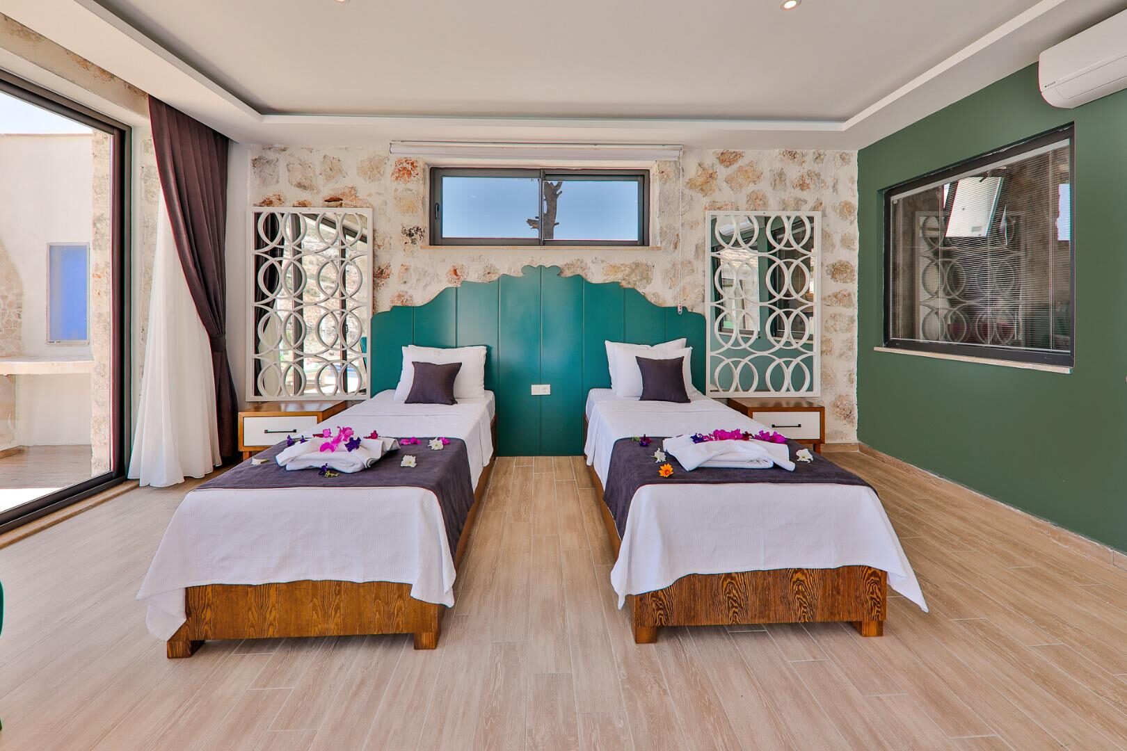 Villa Narin 8 — 24