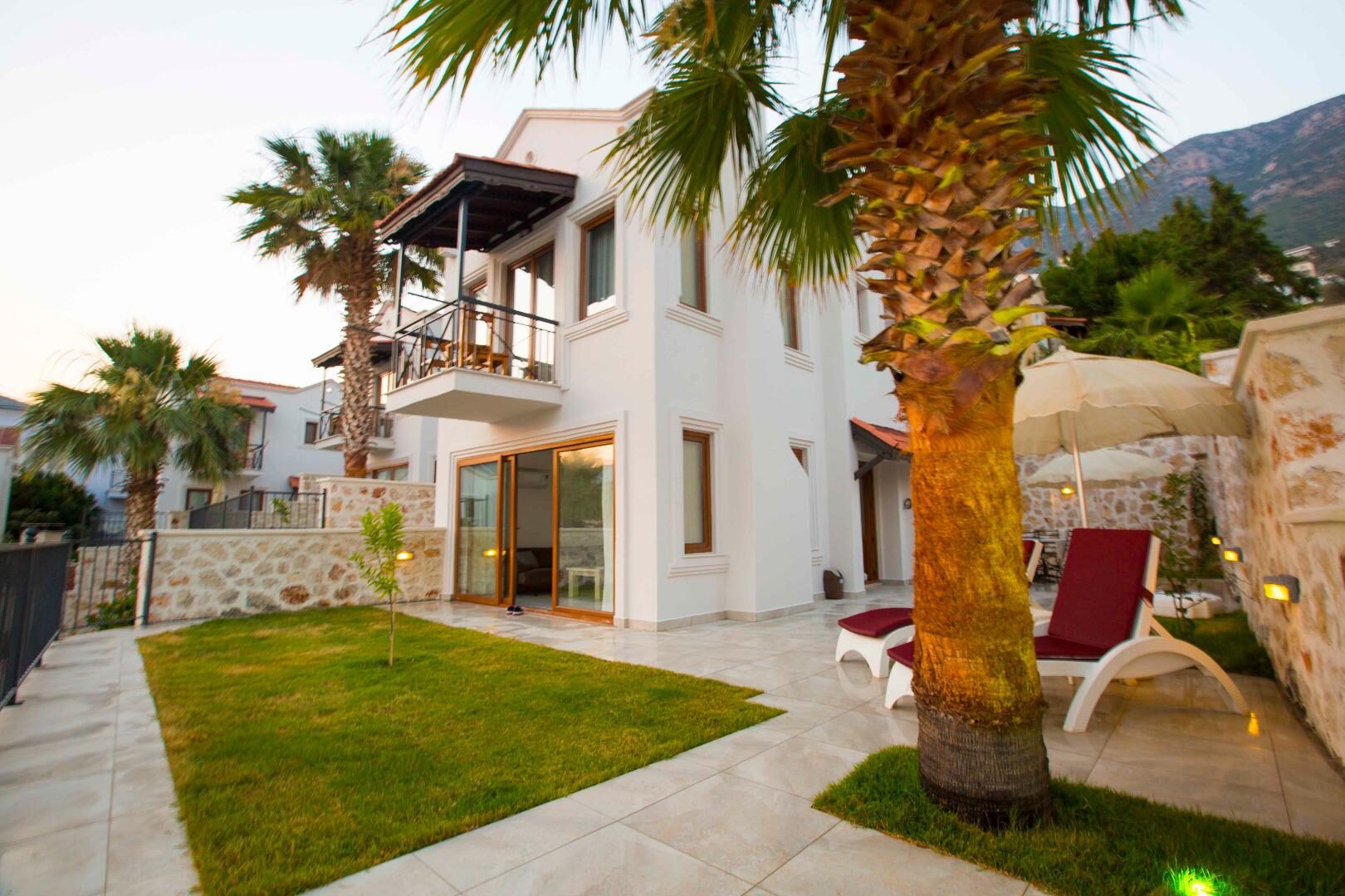 Villa Road Bora
