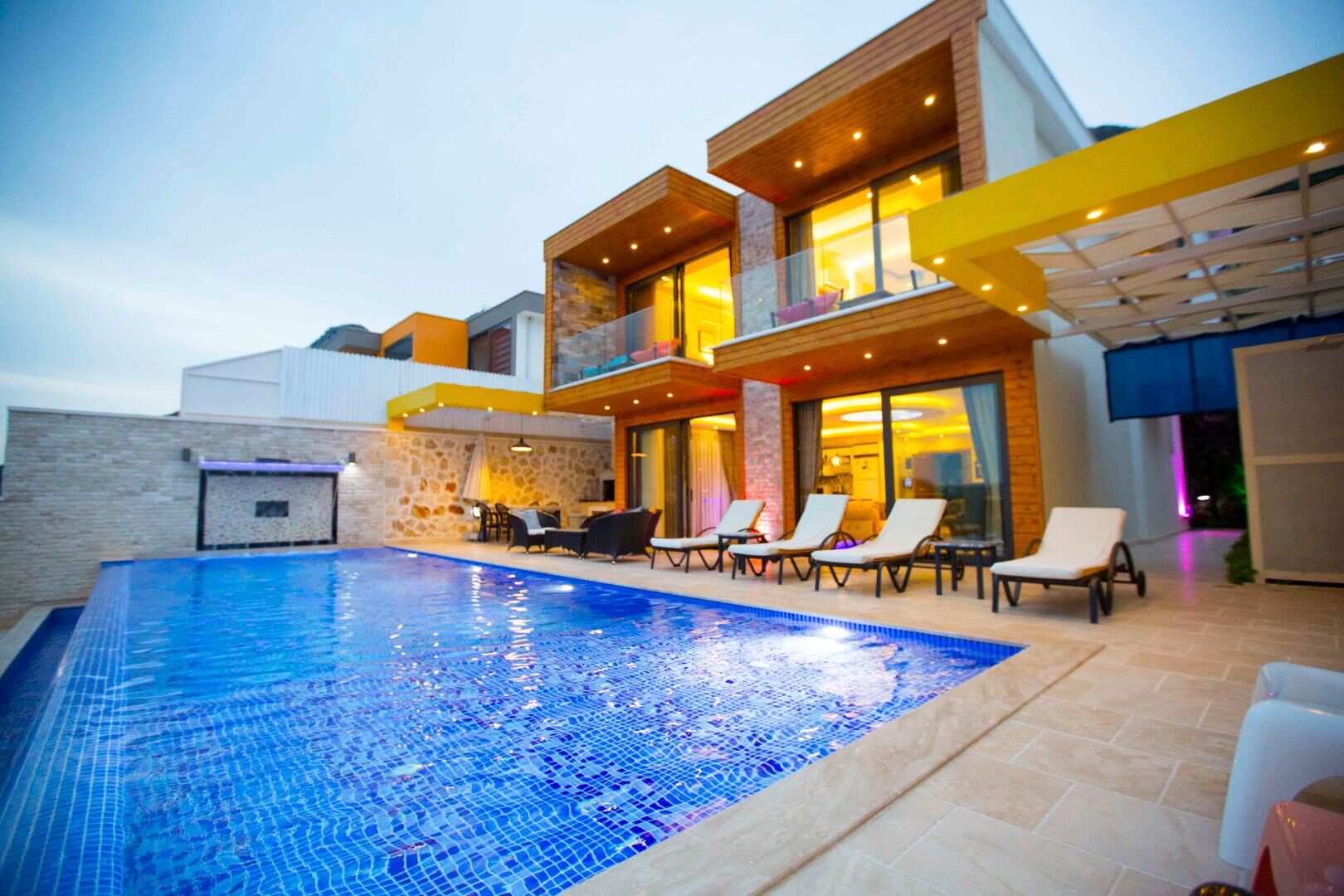 Villa Victoria — 11