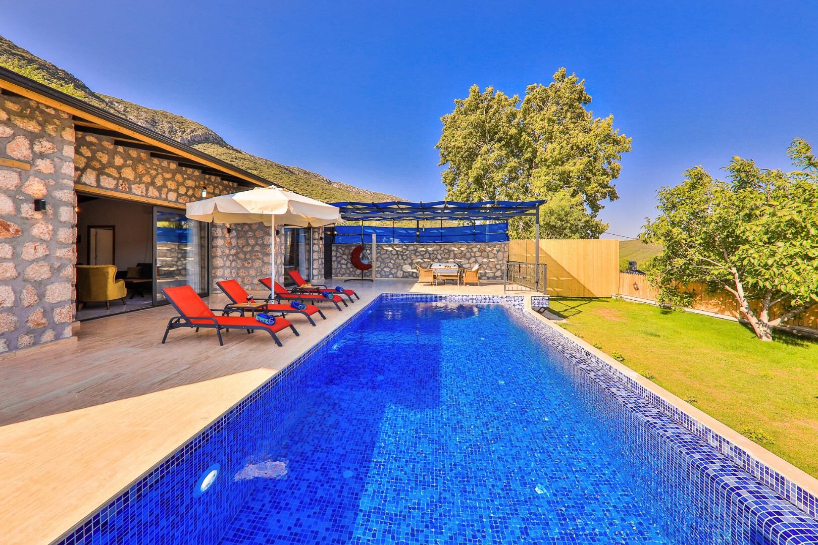 Villa Azra Naz — 11
