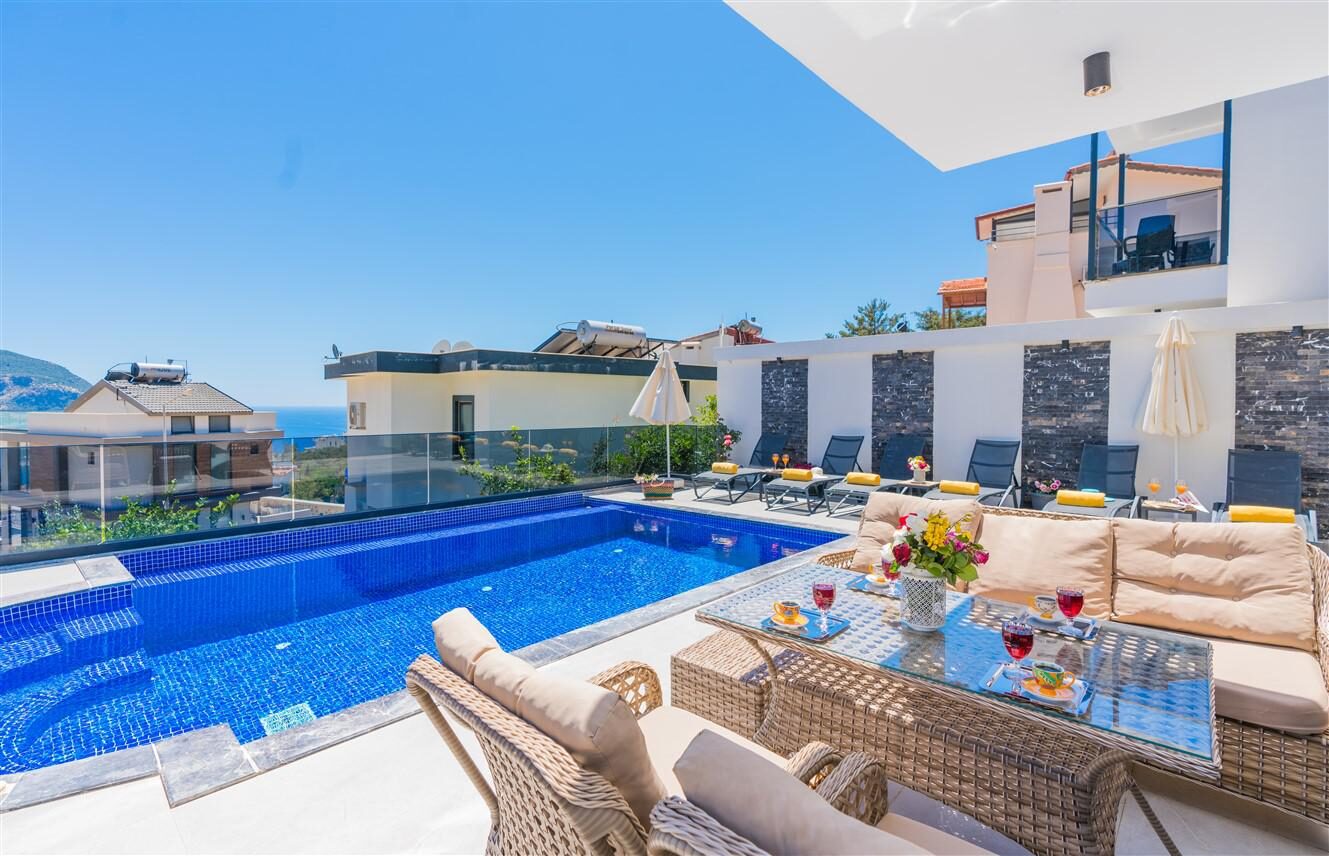 Villa Moon — 8