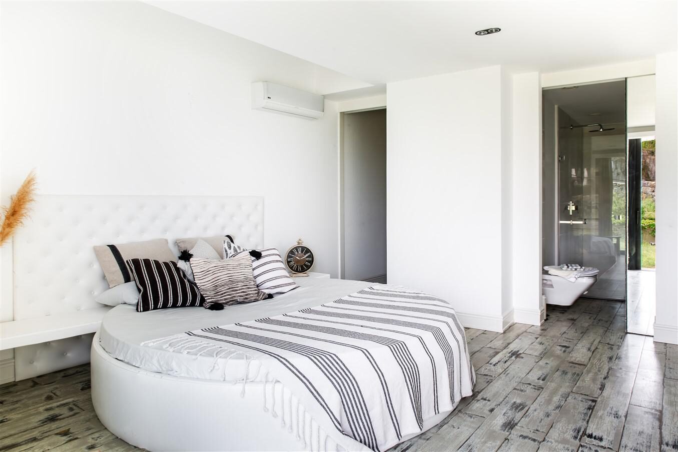 Villa Veyron 493 — 22