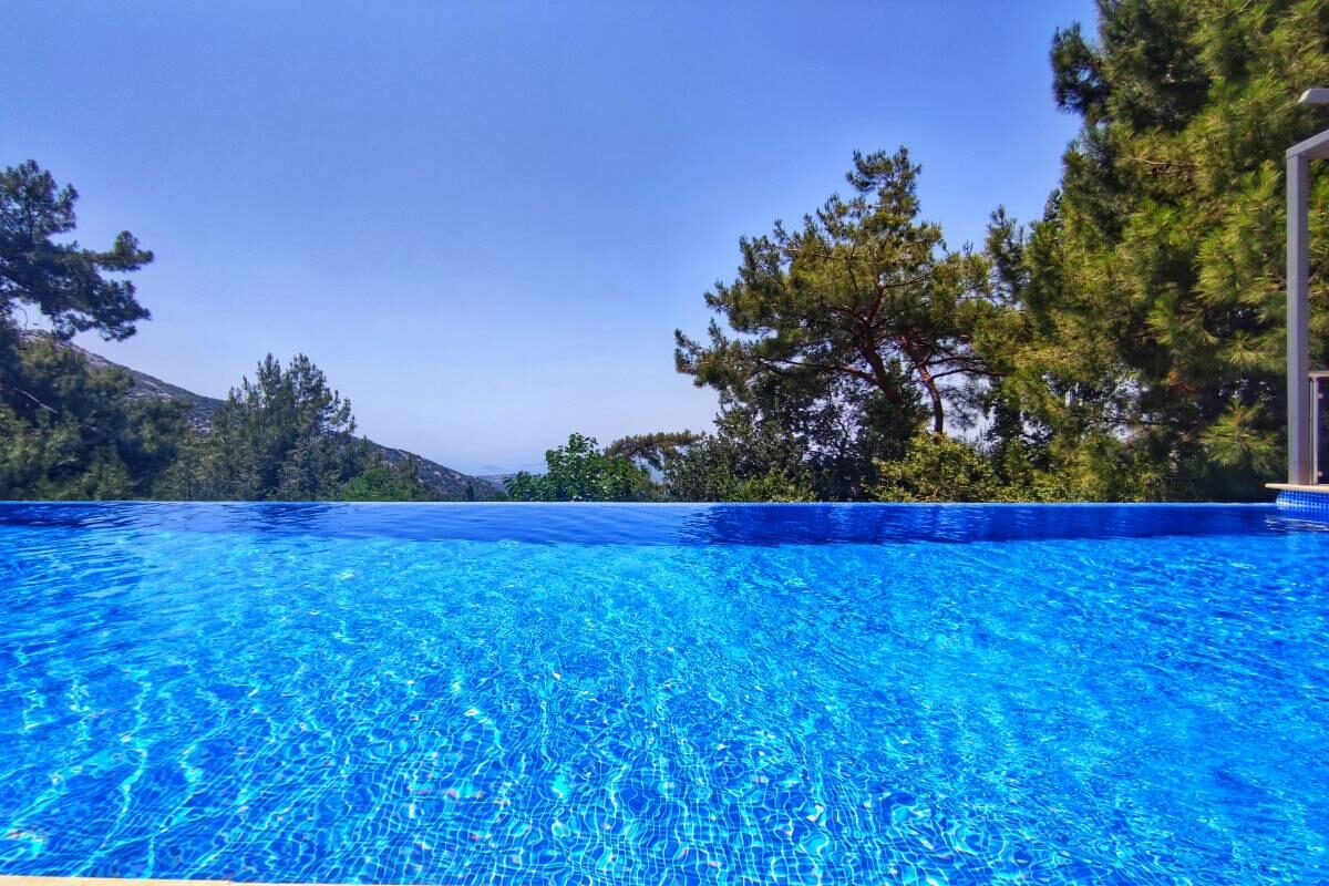 Villa Secret Swiss — 23