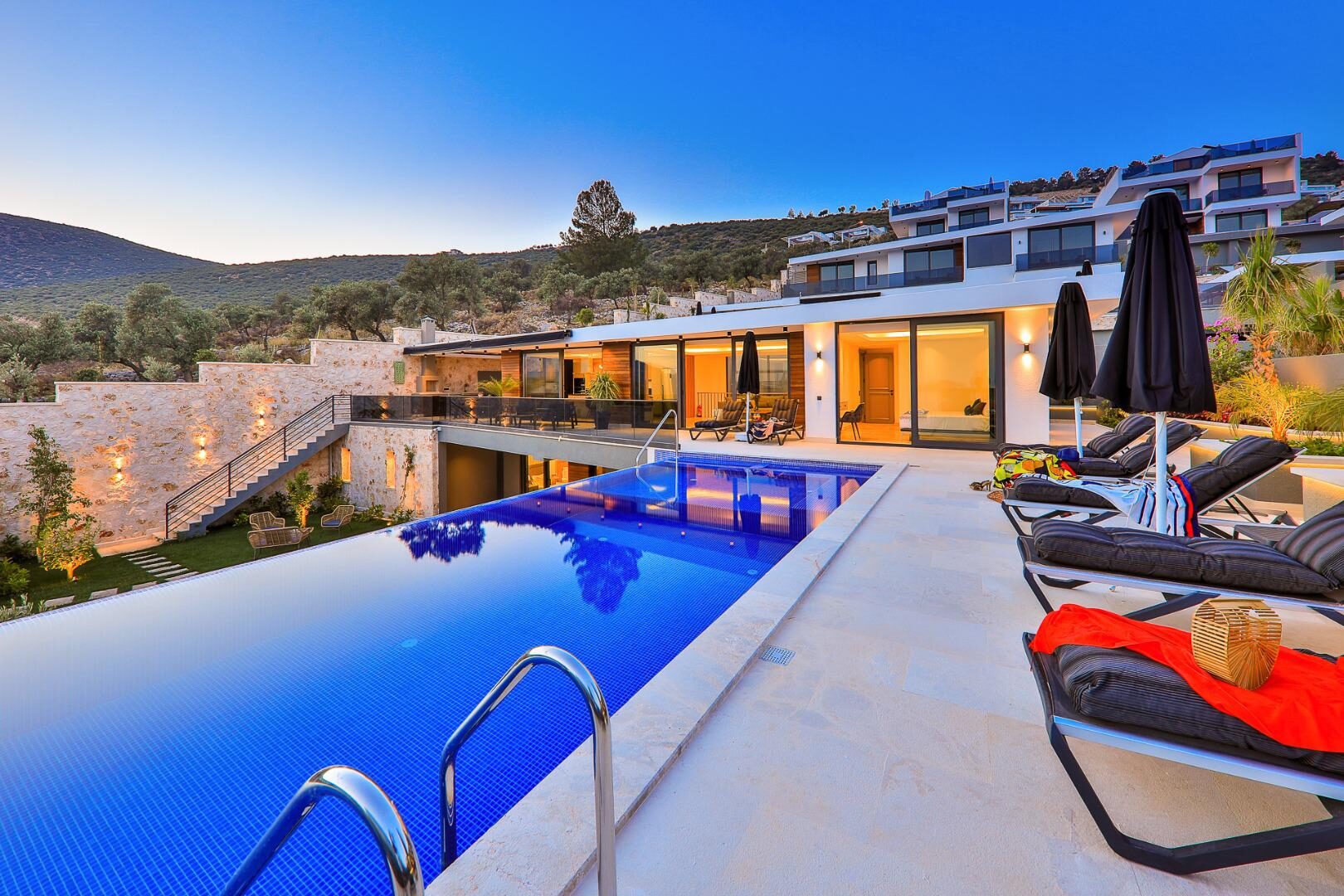 Villa Dreams — 17