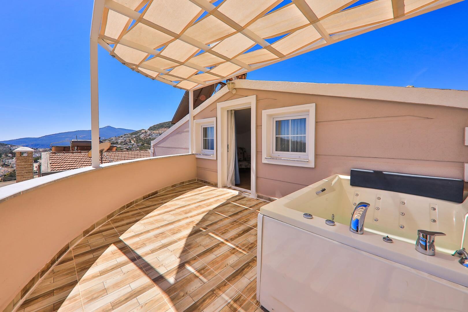 Villa Bitcoin — 16