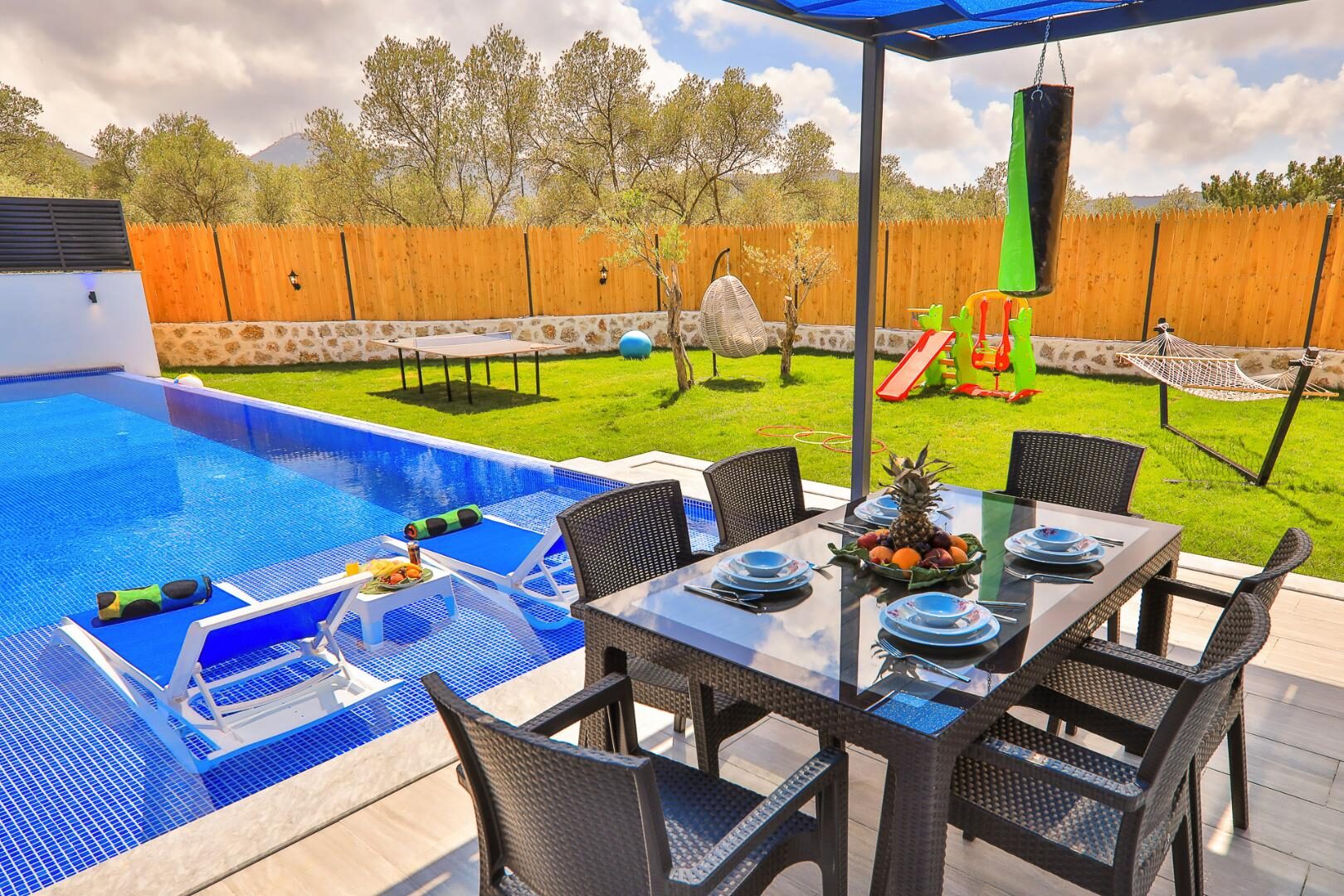 Villa Garden — 9