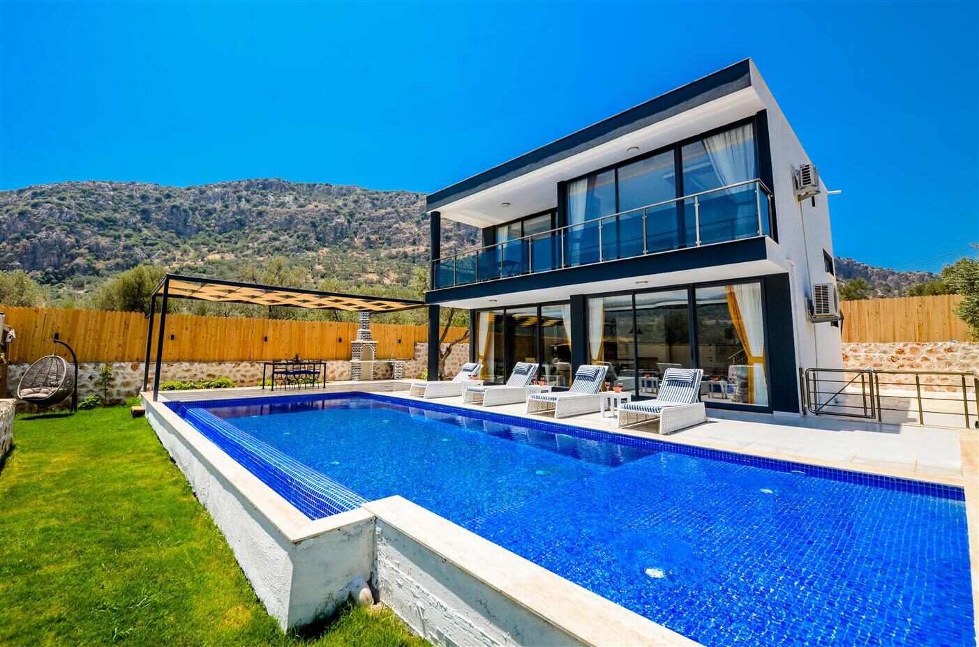 Villa Black Rose — 81