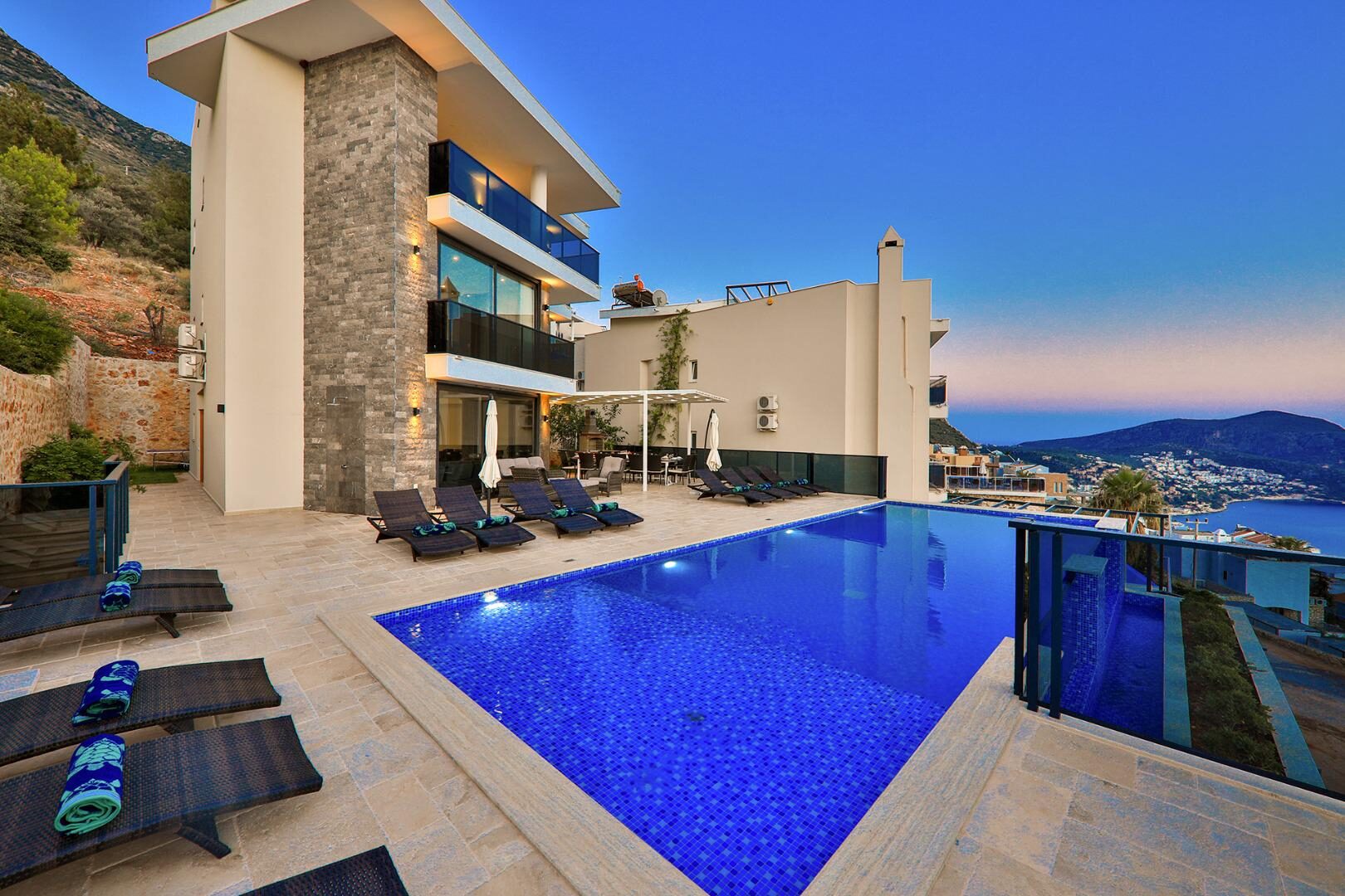 Villa Luxury — 17