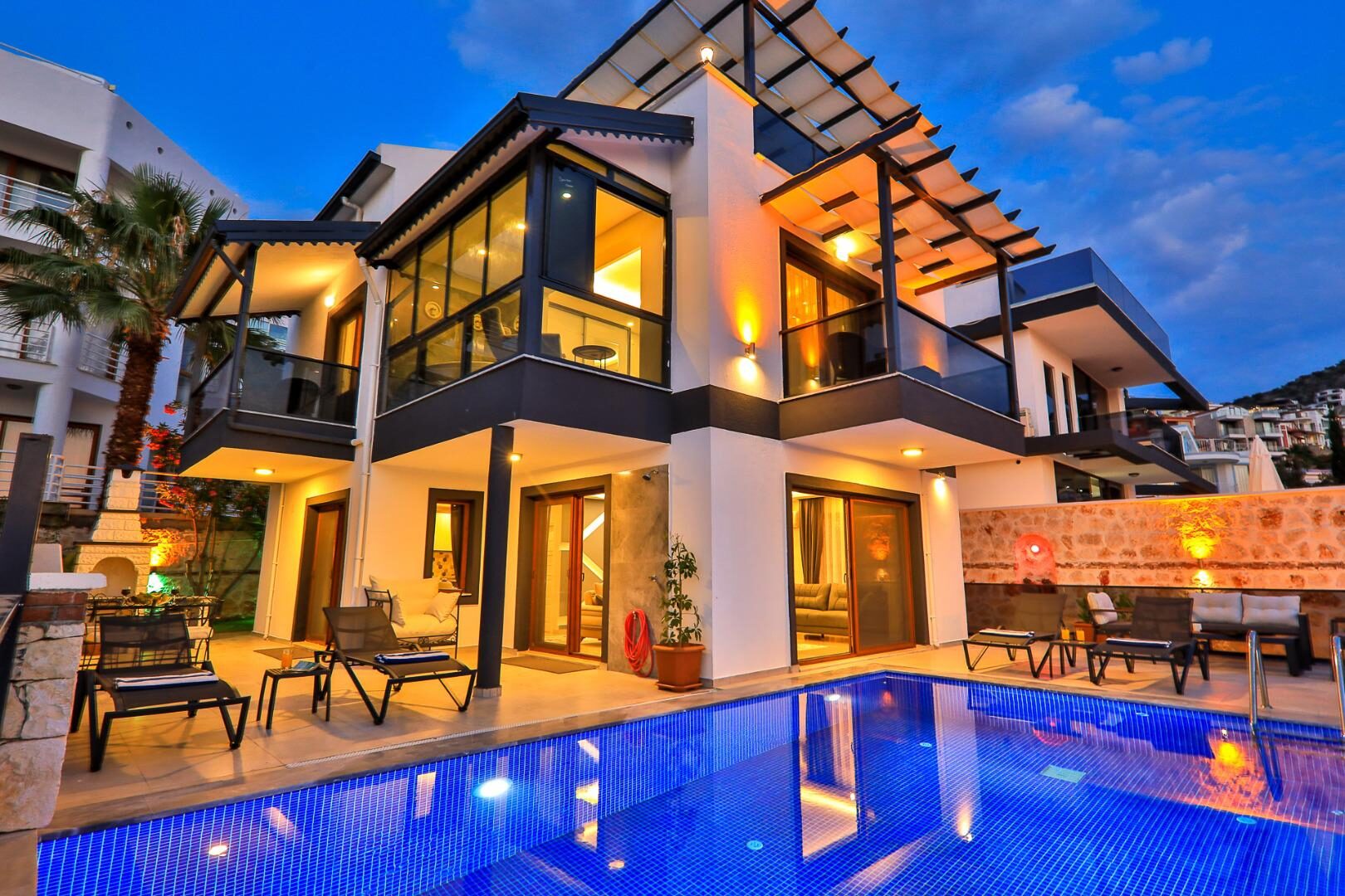 Villa Rainbow 2