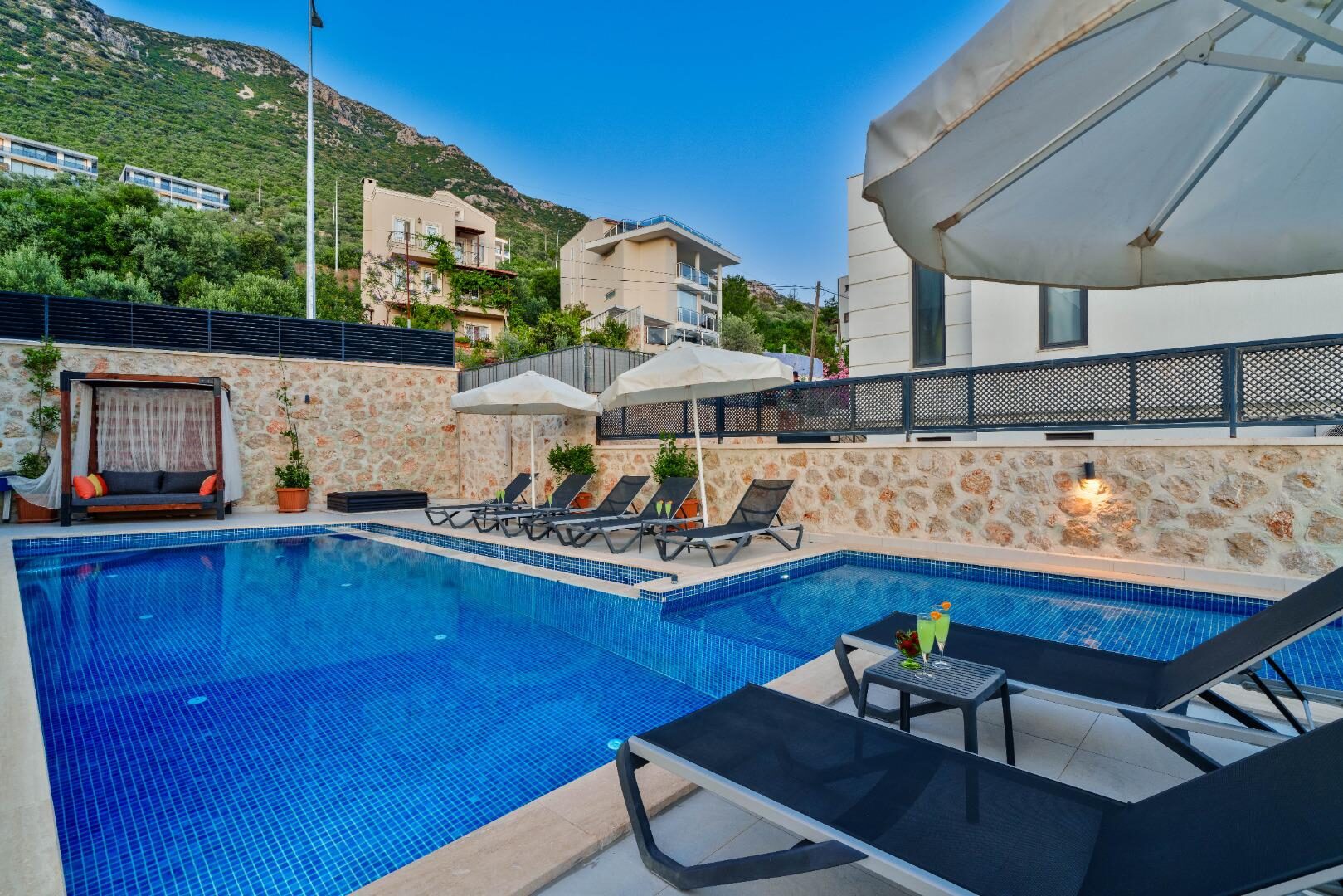 Villa Cassa — 12