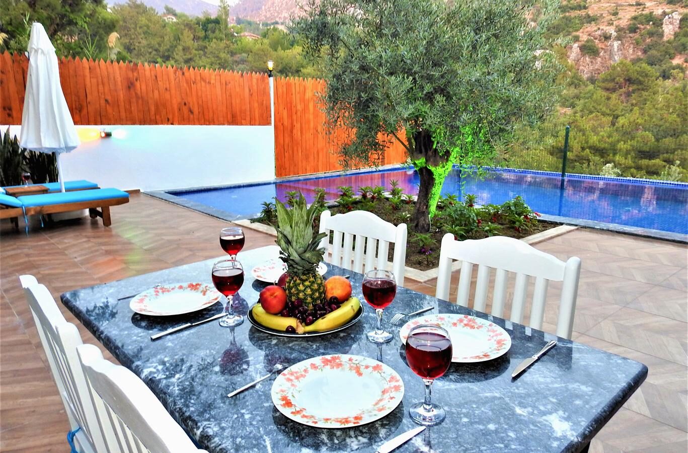 Villa Rayna — 8