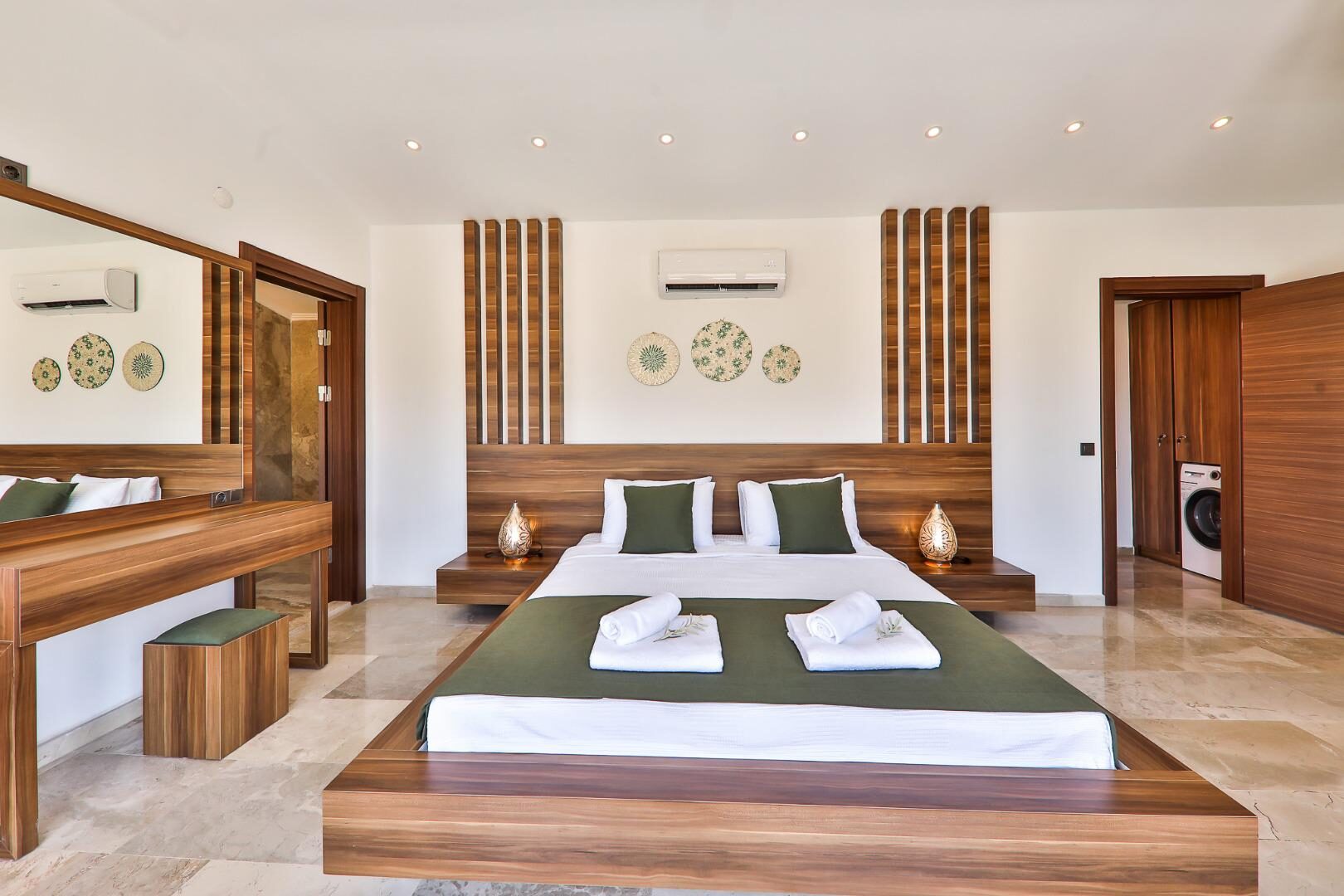 Villa Glorious — 50