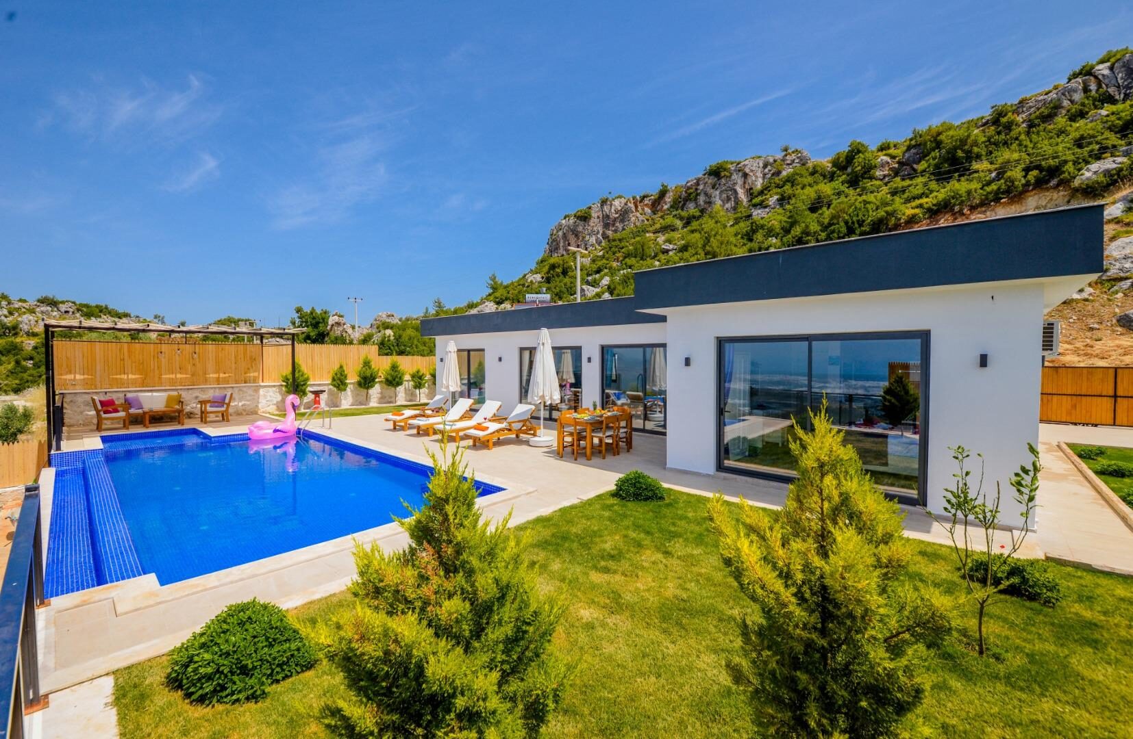 Villa Neco Doğu — 4