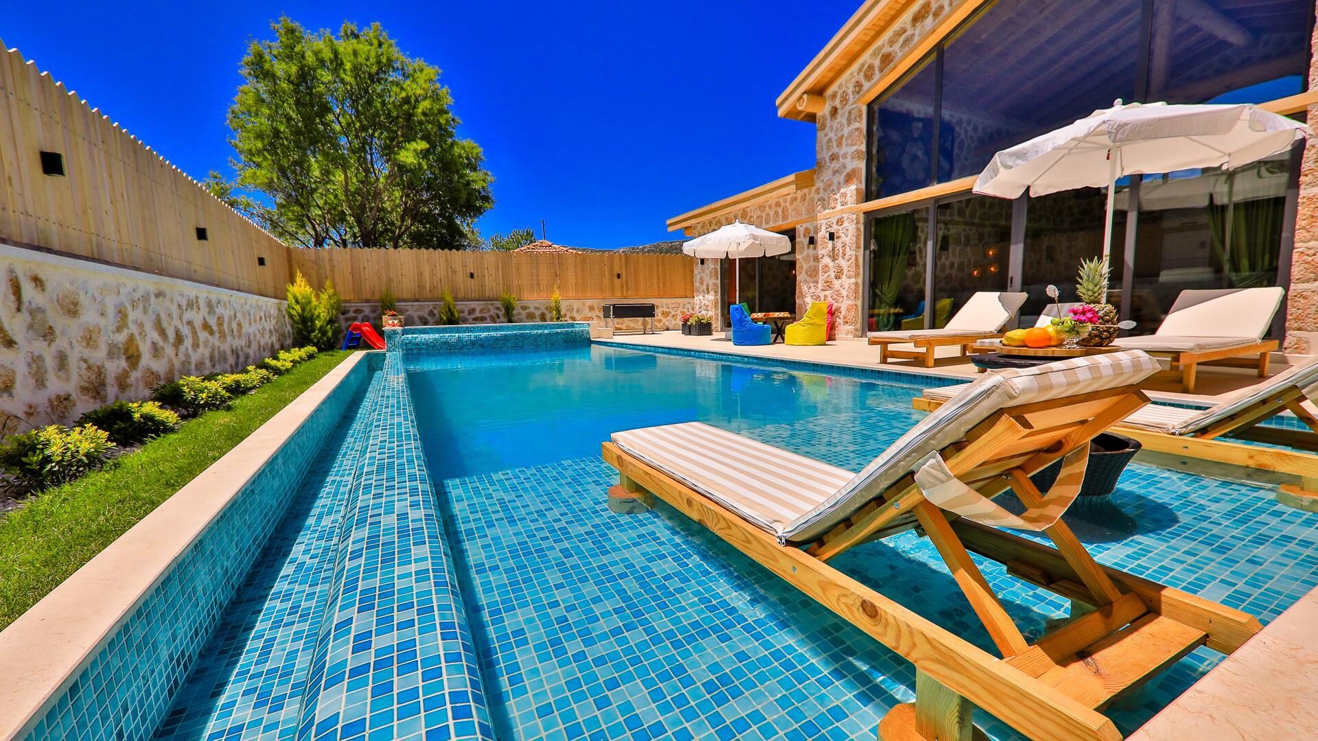 Villa Happiness — 4