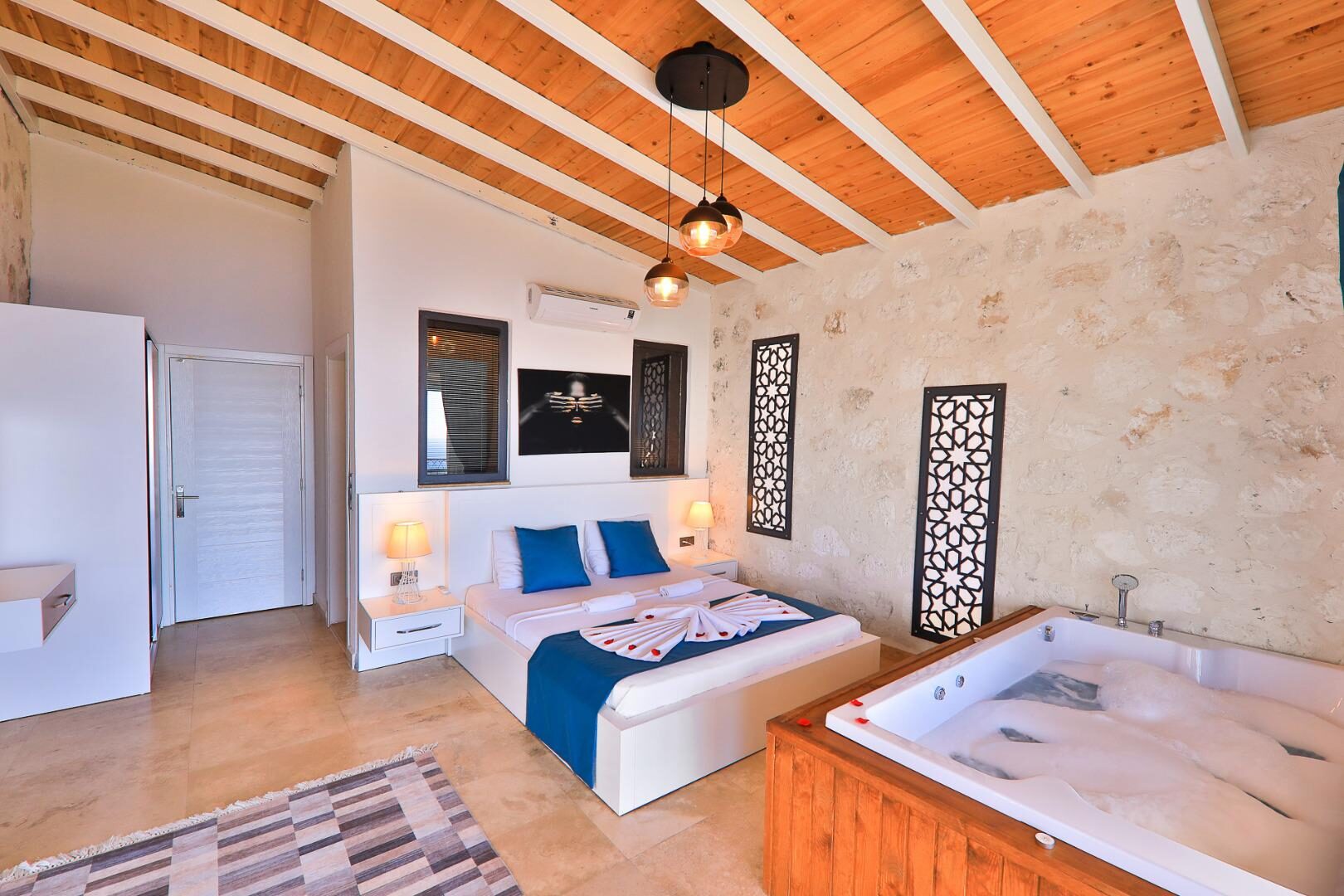 Villa Alaca — 13
