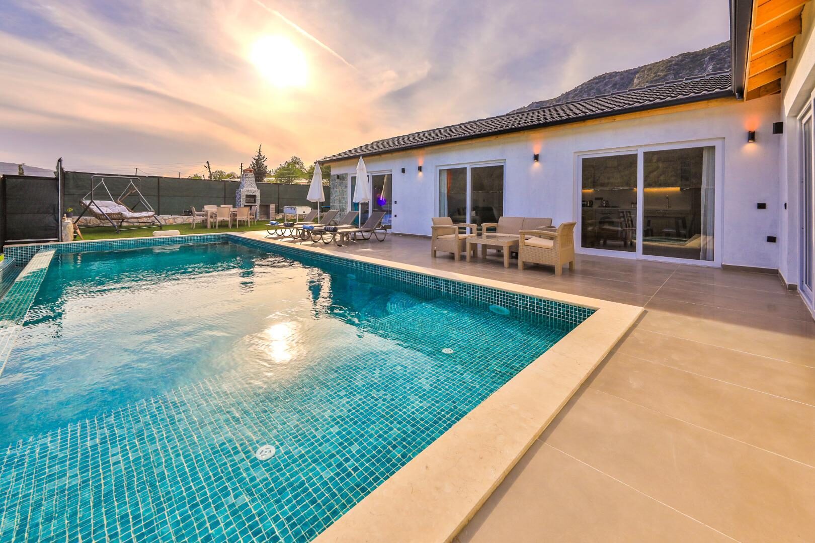 Villa Tawny — 2