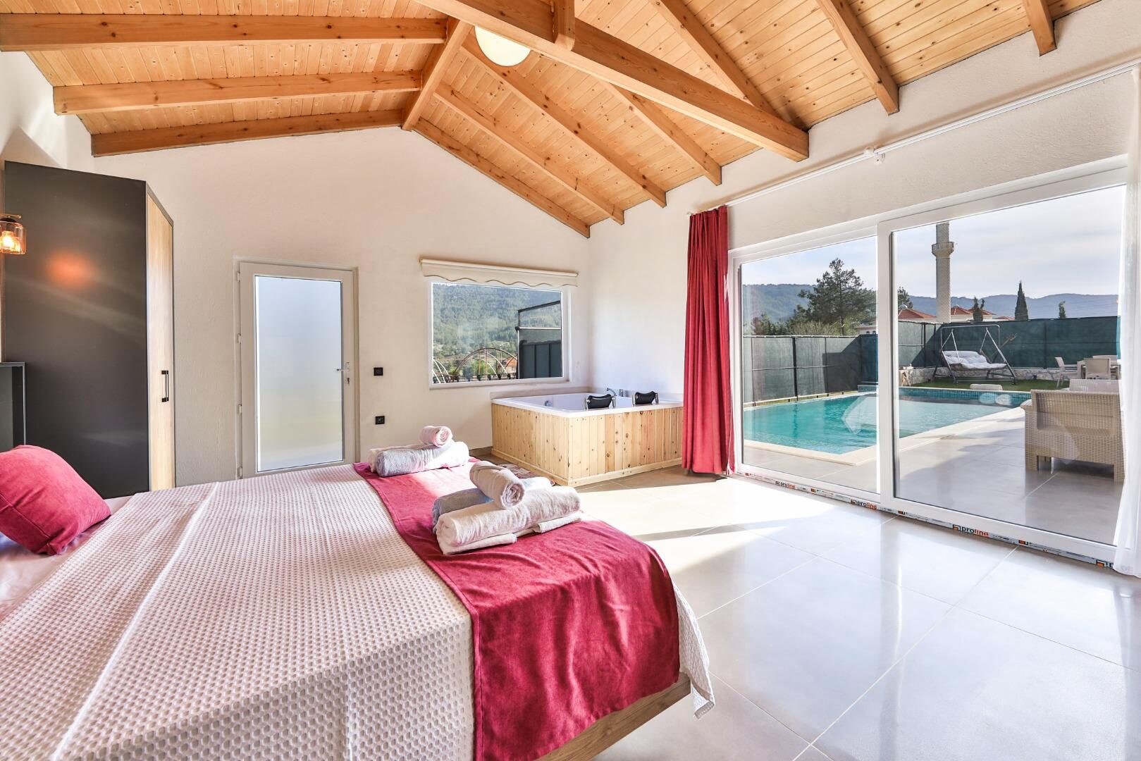 Villa Tawny — 11