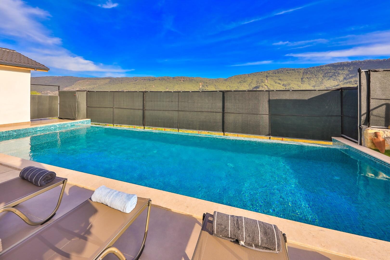 Villa Tawny — 15